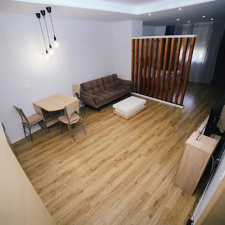 Luxury Center 2 تيرانا